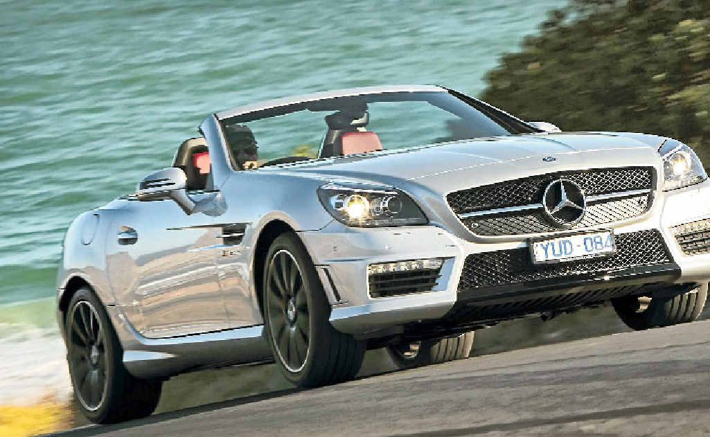 The SLK 55 AMG has a rumbling V8 engine. The SLK 55 AMG has a rumbling V8 engine.